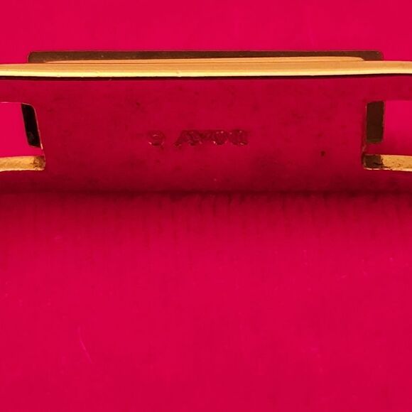 Avon Vintage Signed Gold Plated Bangle Bracelet Green Stone - Picture 4 of 4